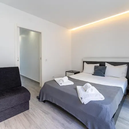 T1 Avenida Vieira Guimaraes * 纳扎雷