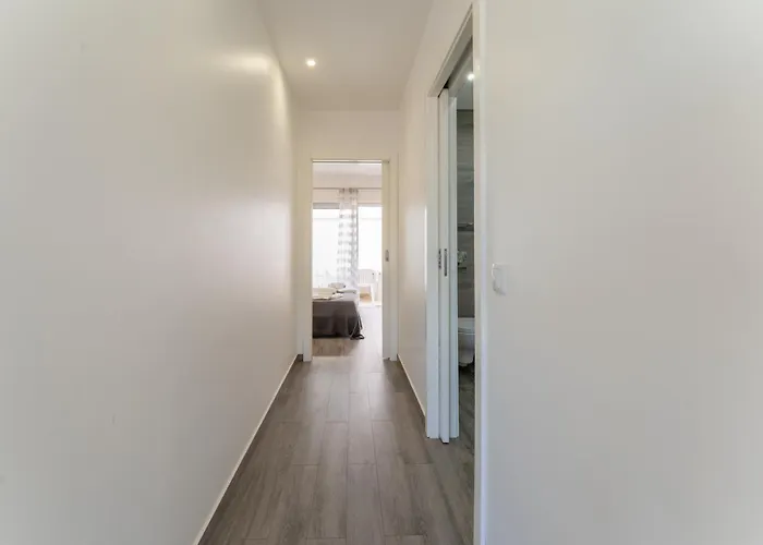 T1 Avenida Vieira Guimaraes דירה נאזרה